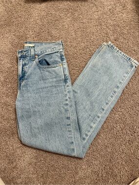 Levis low pro straight jeans size 25